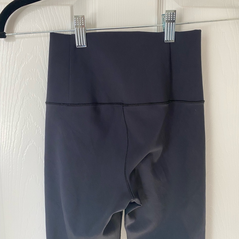 Vuori Black Evolve Leggings XS - Picture 10 of 11